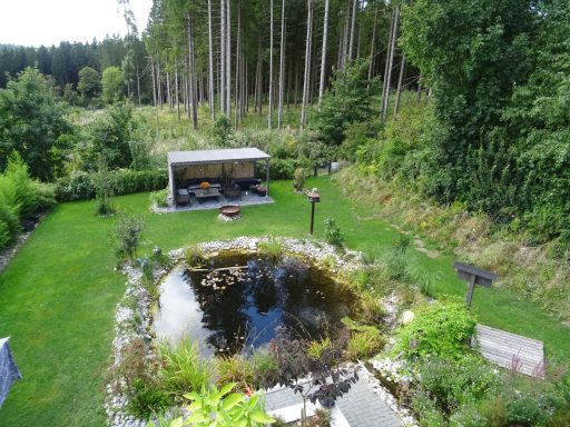 Blick auf den Garten vom Balkon Blick auf den Garten vom Balkon